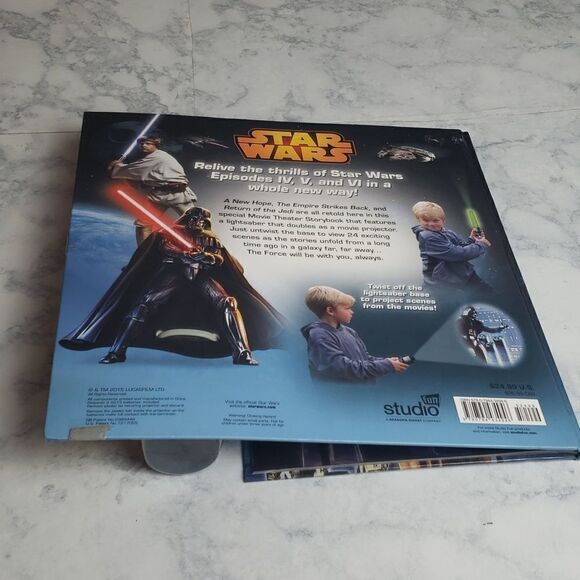 Star Wars Collectable Storybook &Lightsaver Projector - Picture 5 of 6
